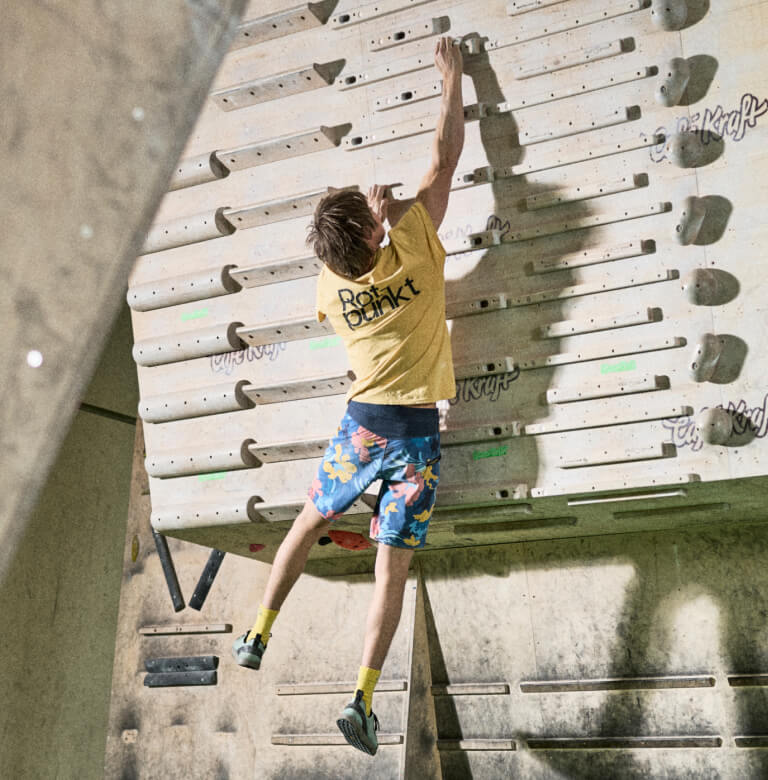 training-for-climbing-signup-Testimonials-Hero.jpg@2x training-for-climbing-signup-Testimonials-Hero.jpg@2x